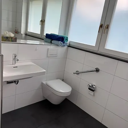 Haus Boom In Dreieich, Sehr Ruhig Gelegen, Naehe Frankfurt Und Messe, Frankfurt Flughafen, Golf Club * Dreieich